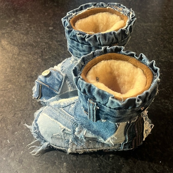 NWOT Kids BearPaw Denim Boots - Picture 4 of 7
